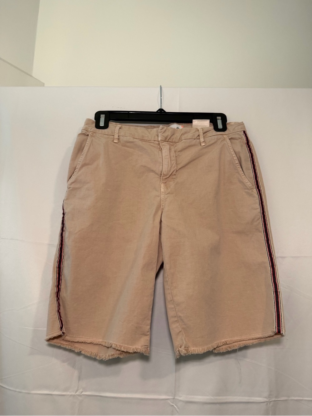 Sundry khaki shorts size 26